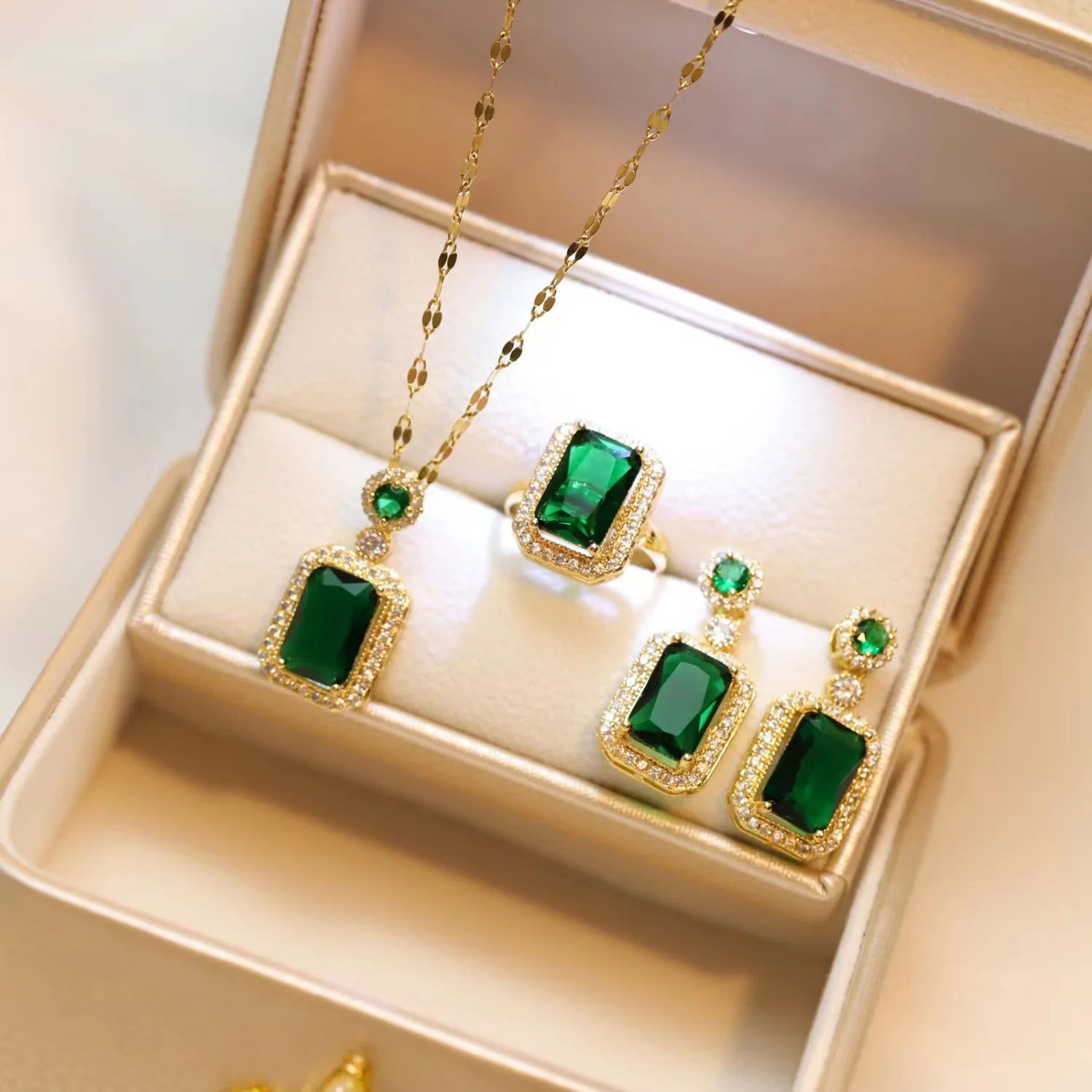 3 - piece Set Luxury Fashion Emerald Perfume Bottle Necklace Earrings Ring Banquet Wedding Jewelry Set for Women Birthday GiftAzizaK