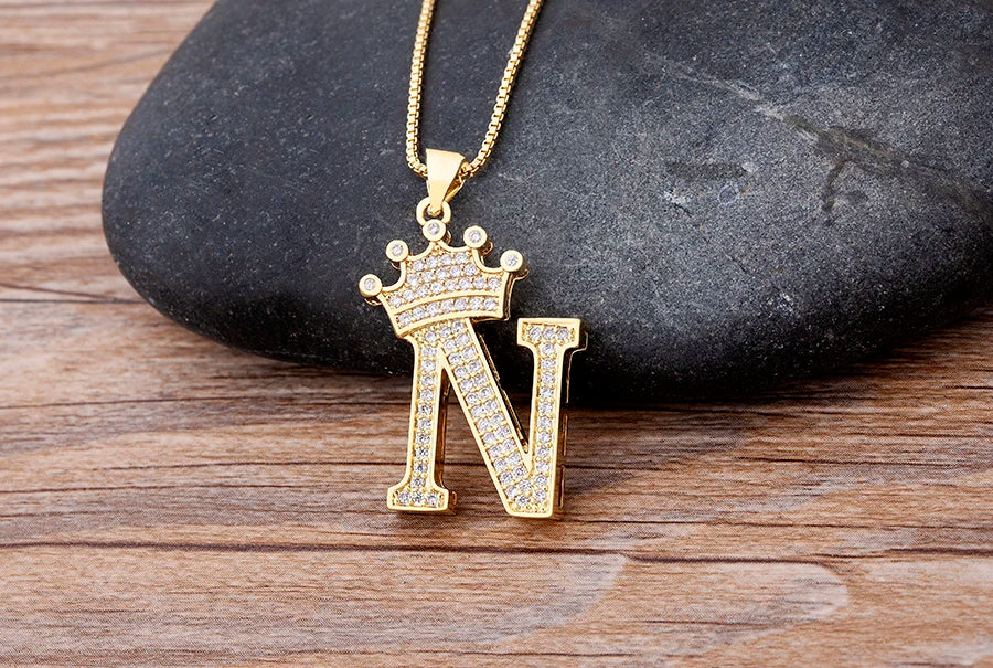 Handsome Punk Hip-Hop Style Zircon Crown Initial Alphabet Pendant Necklace Short Eye Catching Choker Chain Jewelry Gift