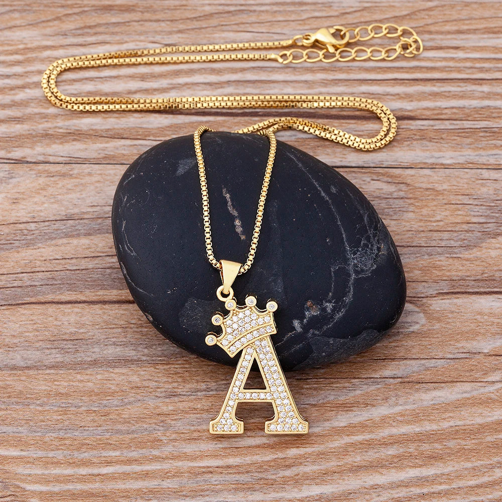 Handsome Punk Hip-Hop Style Zircon Crown Initial Alphabet Pendant Necklace Short Eye Catching Choker Chain Jewelry Gift