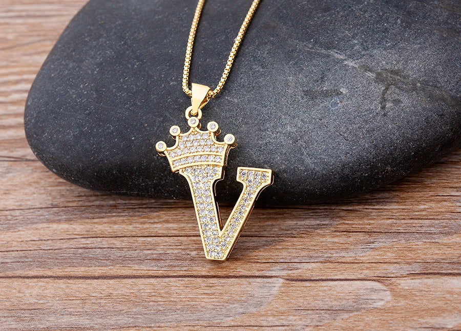 Handsome Punk Hip-Hop Style Zircon Crown Initial Alphabet Pendant Necklace Short Eye Catching Choker Chain Jewelry Gift