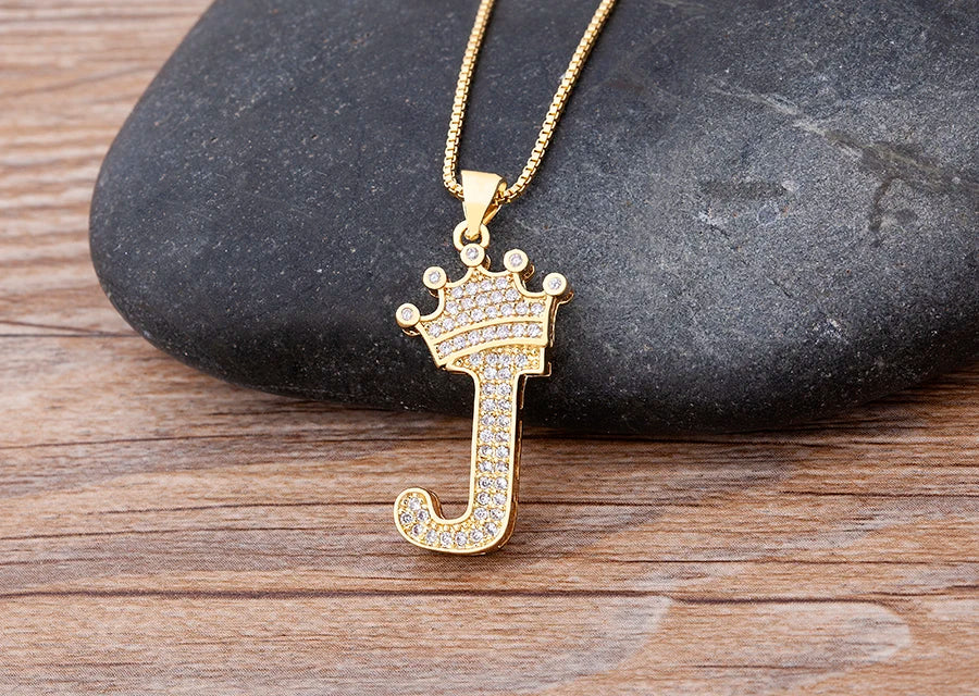 Handsome Punk Hip-Hop Style Zircon Crown Initial Alphabet Pendant Necklace Short Eye Catching Choker Chain Jewelry Gift