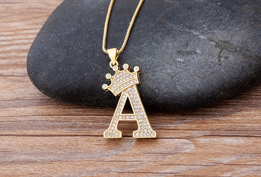 Handsome Punk Hip-Hop Style Zircon Crown Initial Alphabet Pendant Necklace Short Eye Catching Choker Chain Jewelry Gift