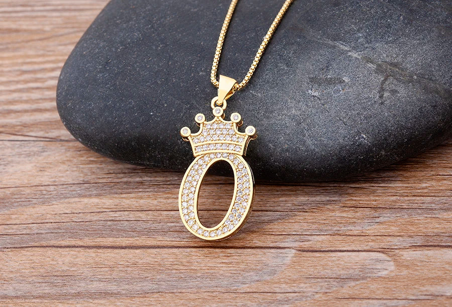 Handsome Punk Hip-Hop Style Zircon Crown Initial Alphabet Pendant Necklace Short Eye Catching Choker Chain Jewelry Gift