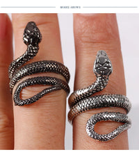 Retro hip-hop rock snake ring