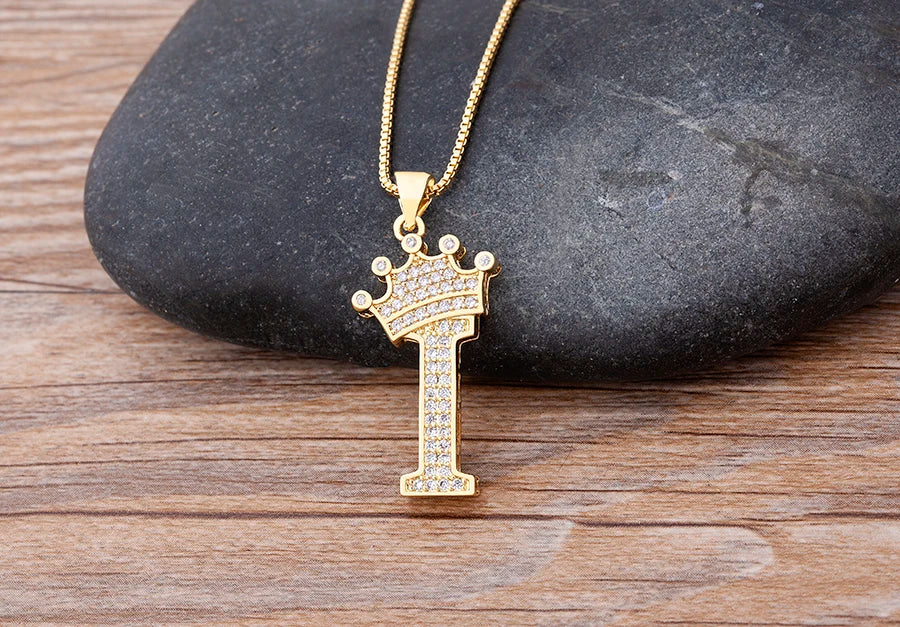 Handsome Punk Hip-Hop Style Zircon Crown Initial Alphabet Pendant Necklace Short Eye Catching Choker Chain Jewelry Gift