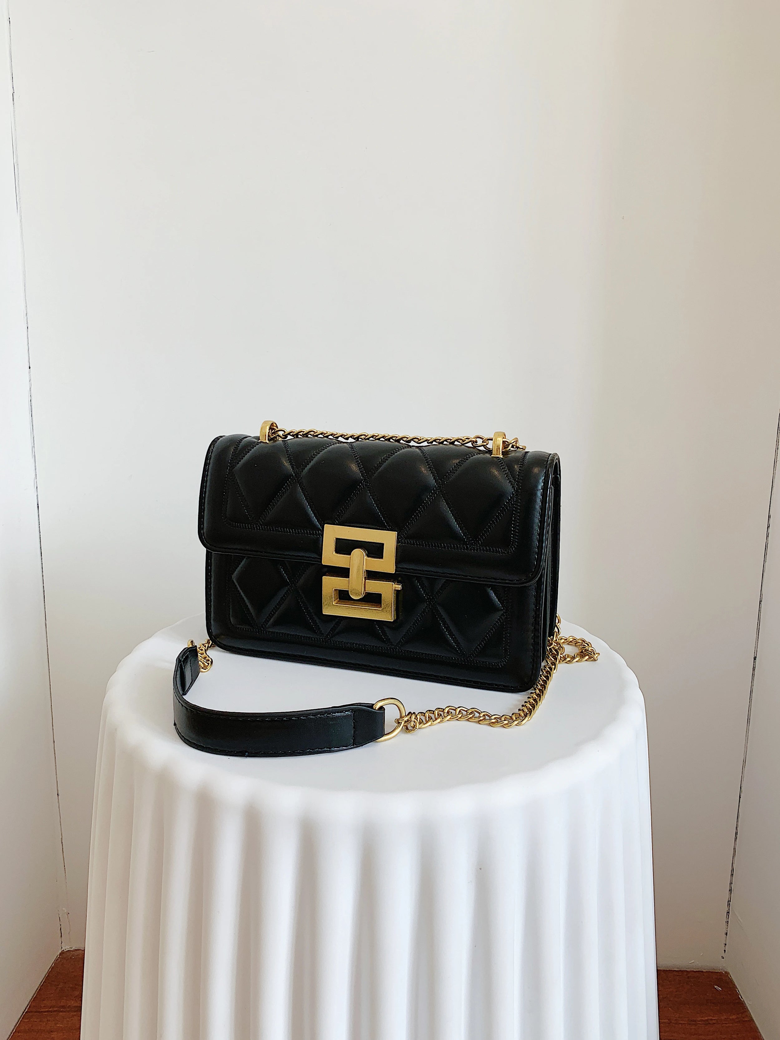 High quality diamond chain shoulder bag, small square flap chain bag