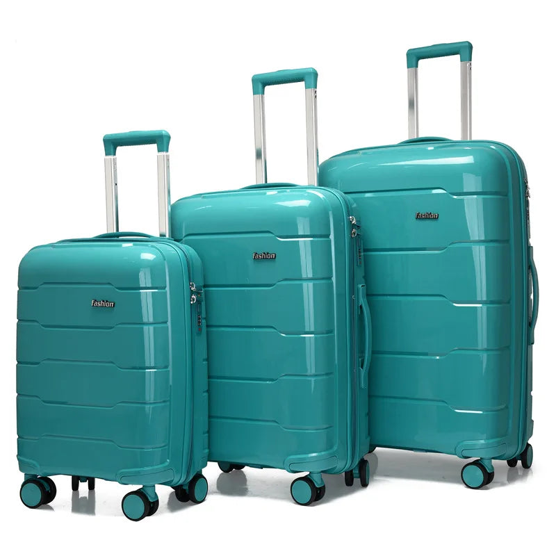 Set of 3 rolling travel suitcases