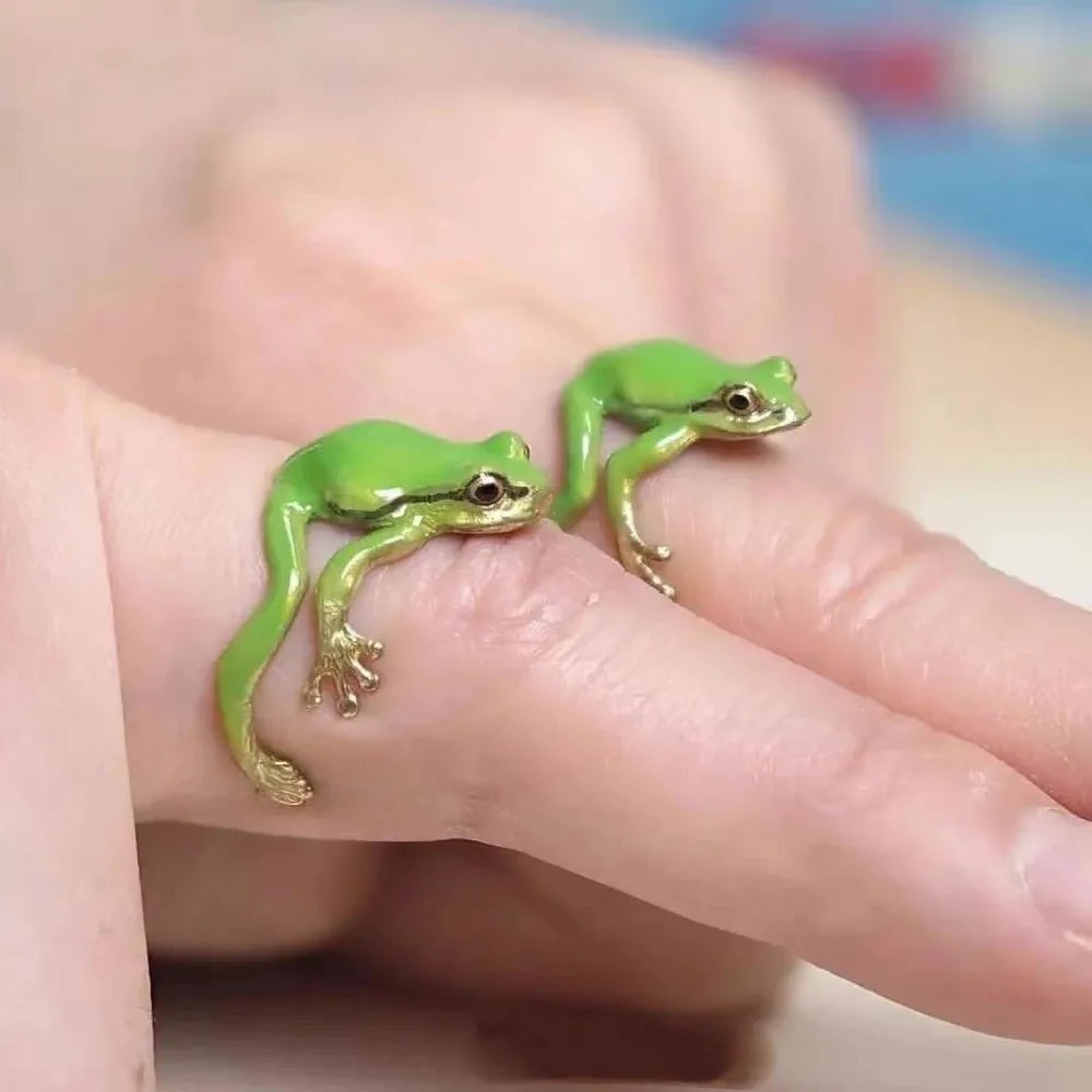 green frog shaped ring