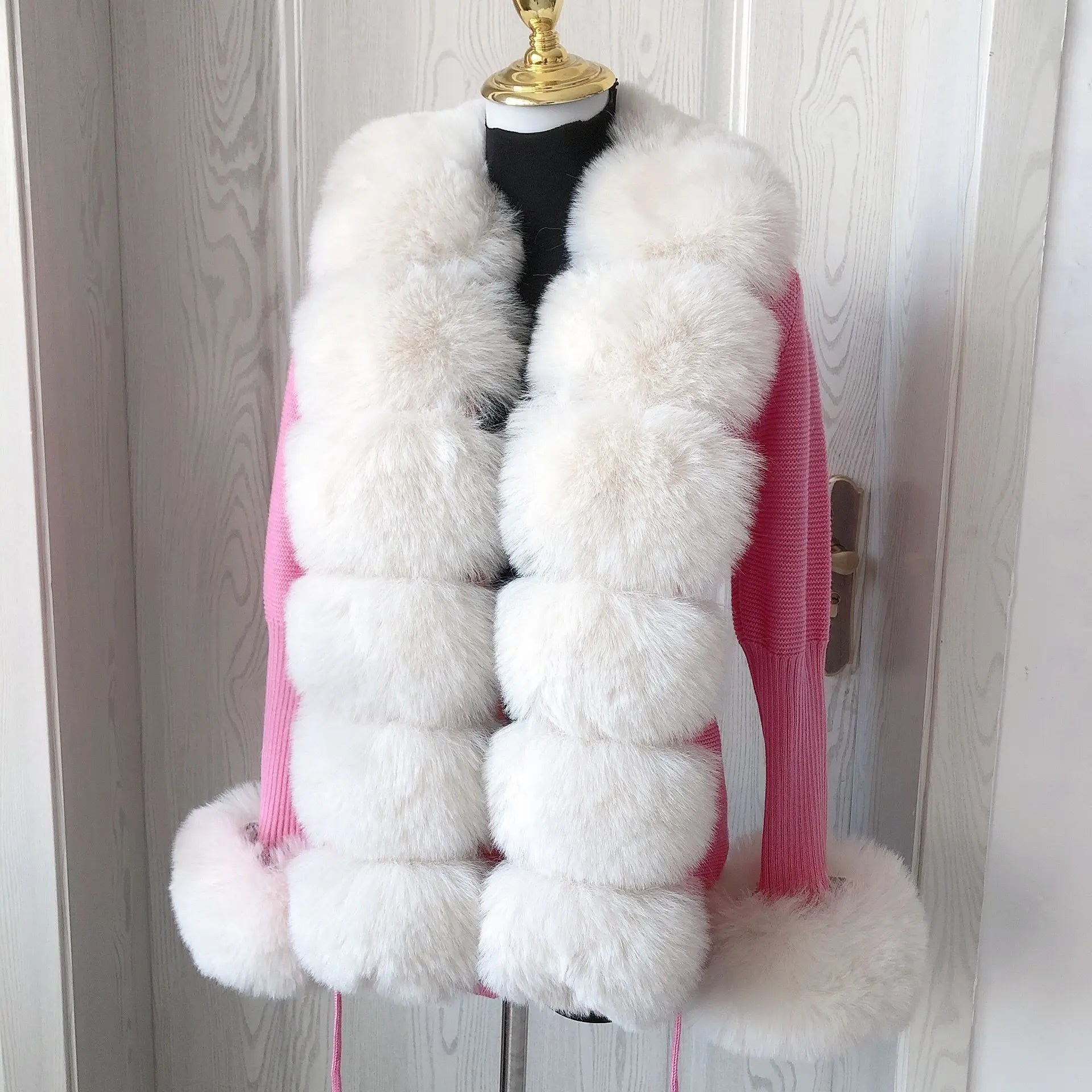 elegant knitted sweater with faux fox fur collar, fur coat