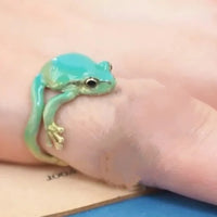 green frog shaped ring