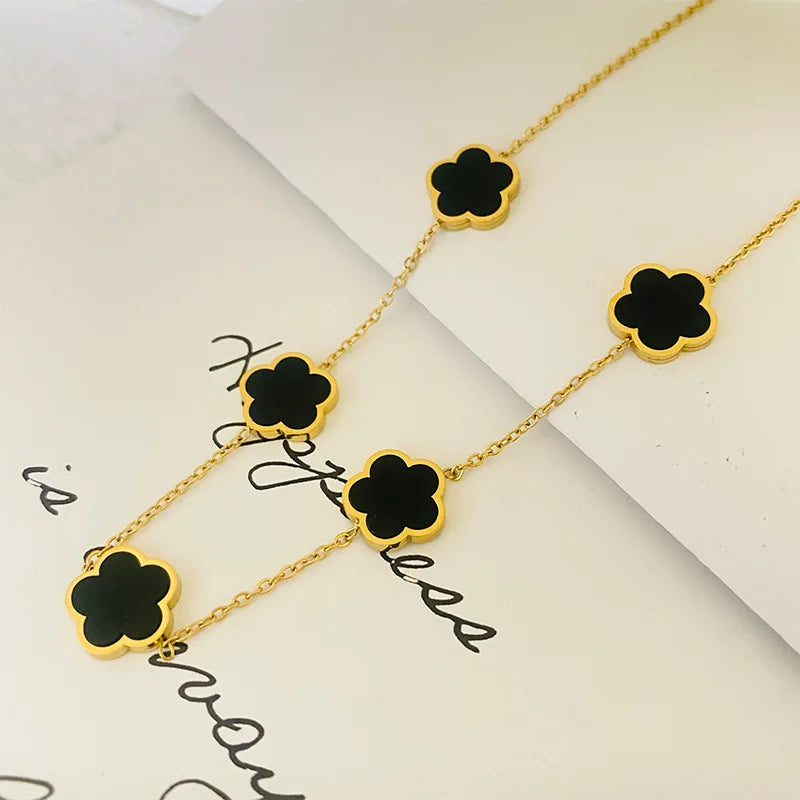 Stainless Steel Flower Necklace Luxury 18K Gold Plated Design Women's Clover Jewelry Pendant Necklace in Green Red White Black