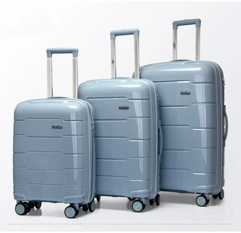 Set of 3 rolling travel suitcases