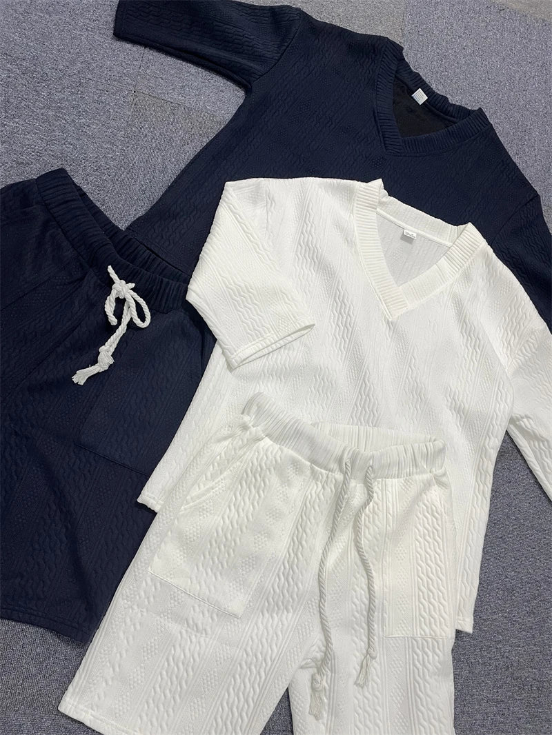 ☀️ 2-piece knitted set – V-neck T-shirt and shorts