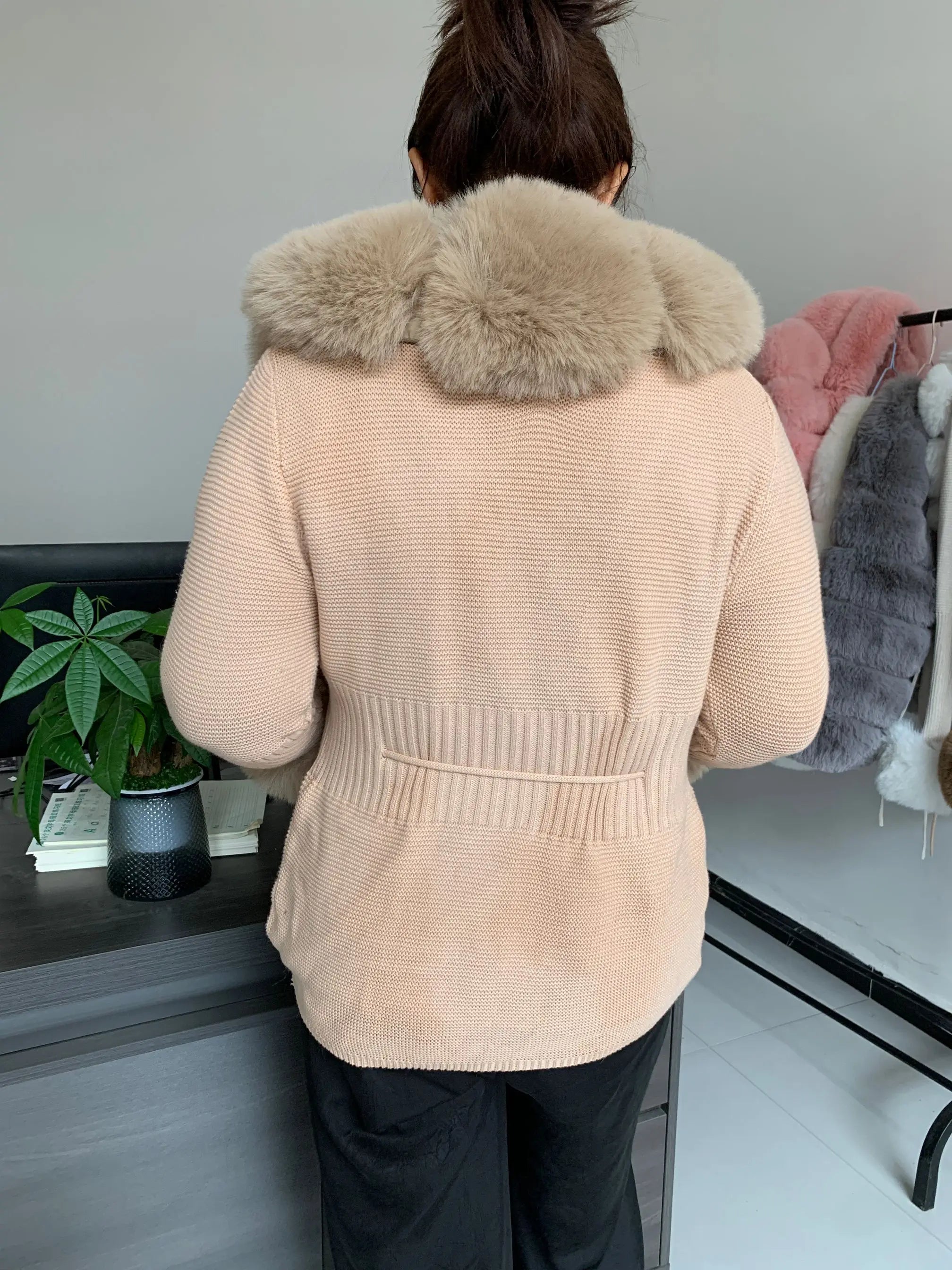 elegant knitted sweater with faux fox fur collar, fur coat