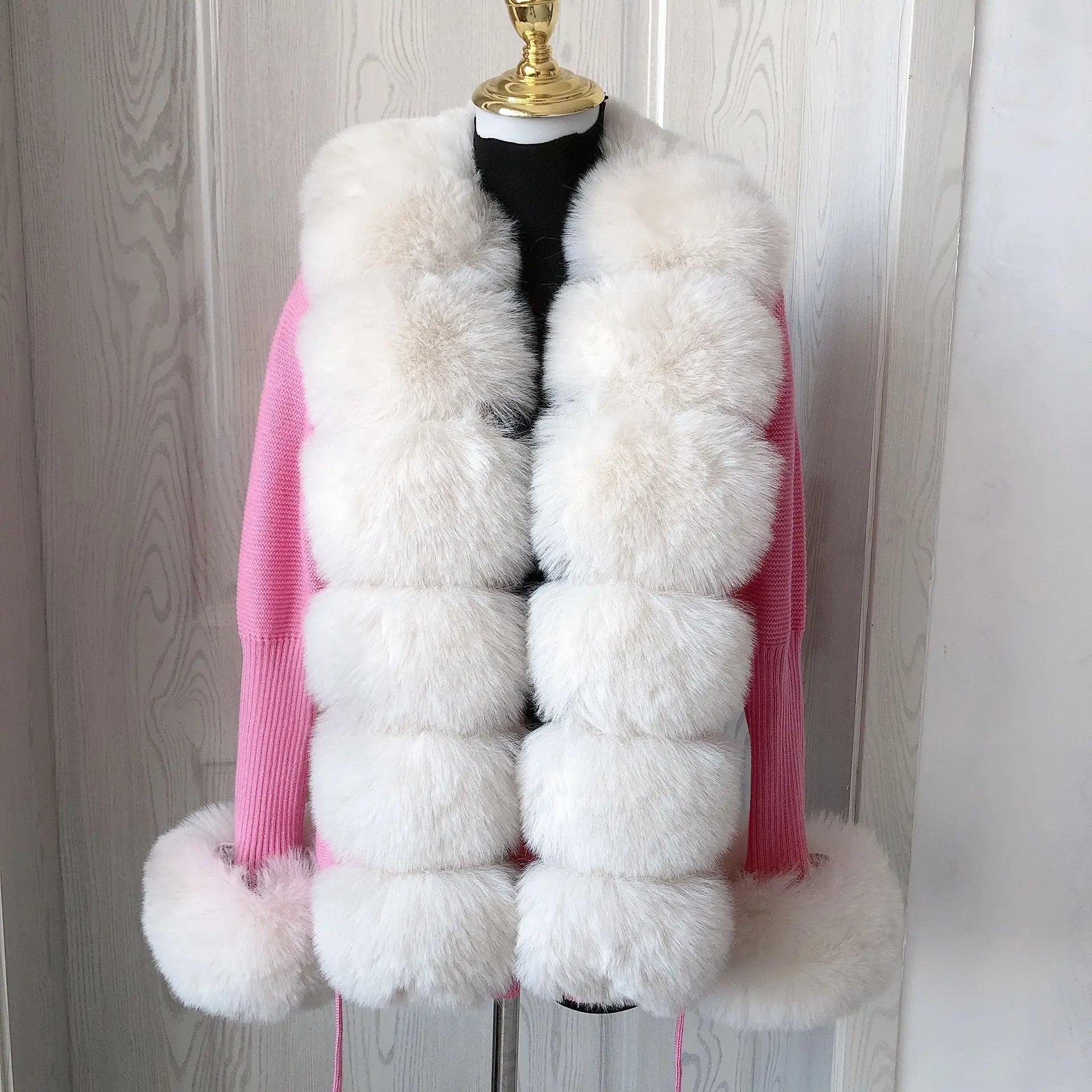 elegant knitted sweater with faux fox fur collar, fur coat