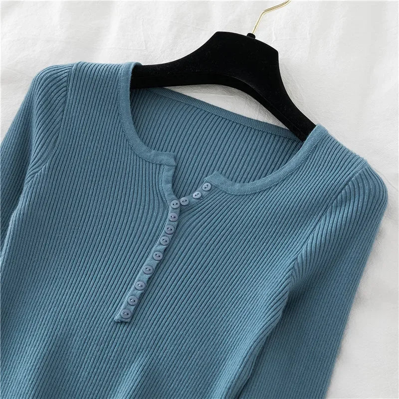 Basic slim sweater in soft and warm knitAzizaK