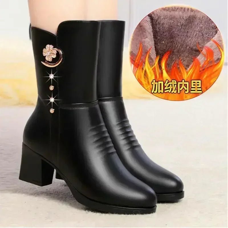 Calf - high boots fully lined with leather and zip fasteningAzizaK