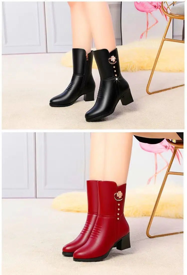 Calf - high boots fully lined with leather and zip fasteningAzizaK