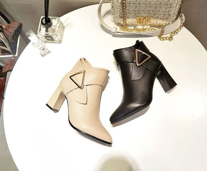 elegant suede ankle boots with zip pullAzizaK