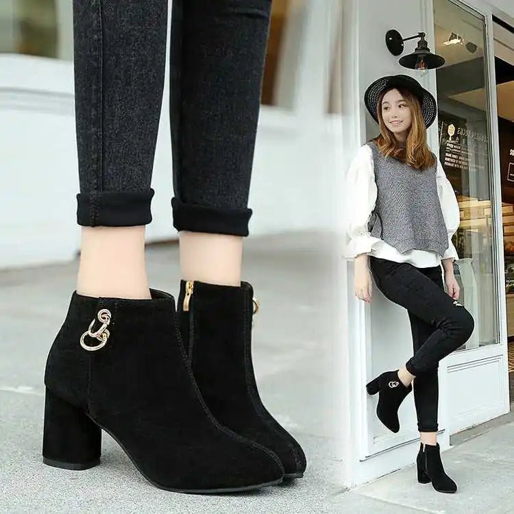 elegant suede ankle boots with zip pullAzizaK