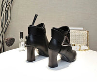 elegant suede ankle boots with zip pullAzizaK