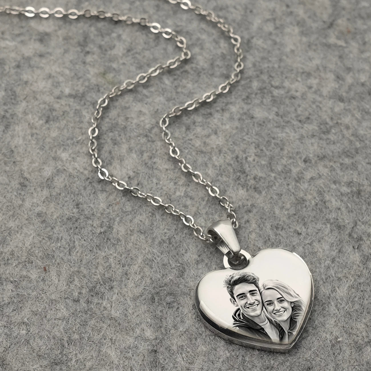 personalized photo pendant with heart projectionAzizaK