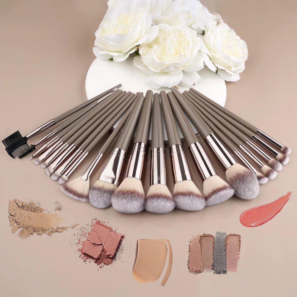 Set of 3 to 20 makeup brushes, soft and fluffy.AzizaK