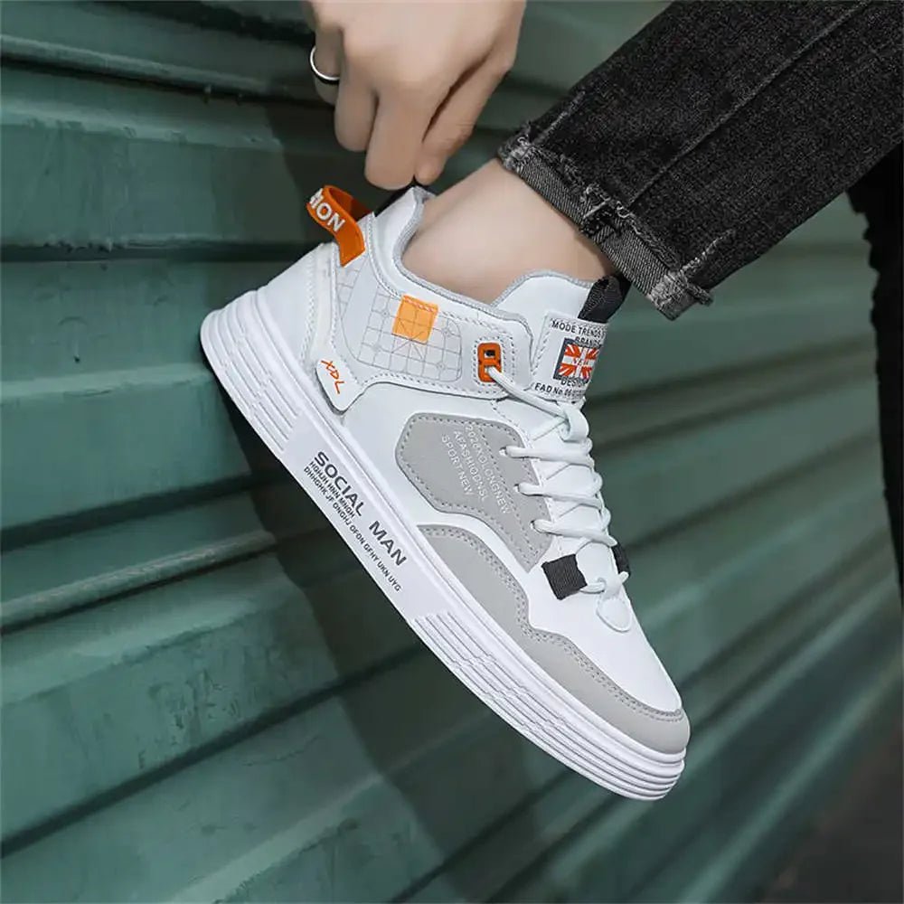 Sports shoesAzizaK