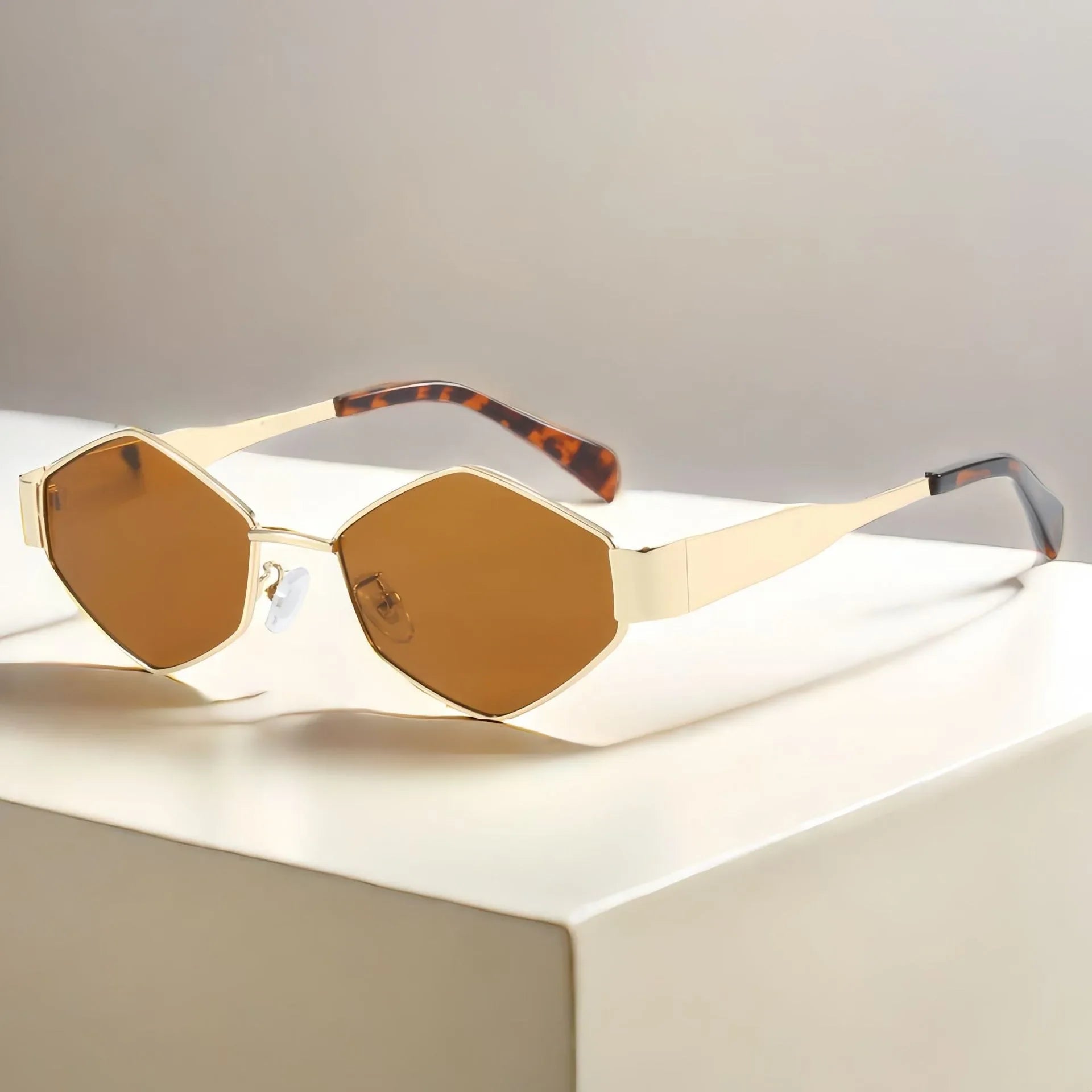 Trendy hexagonal sunglassesAzizaK